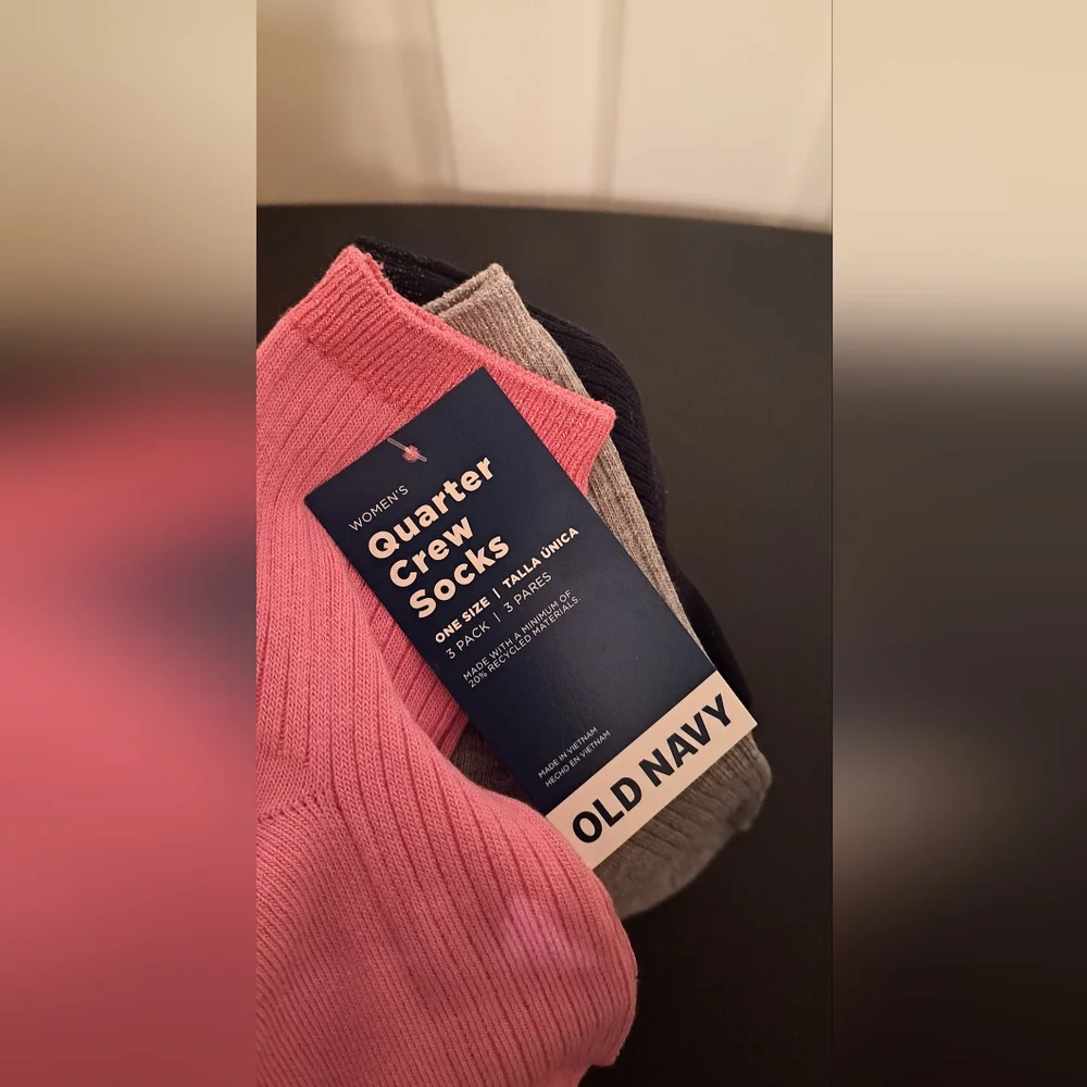 Old Navy Womens Crew Socks NWT